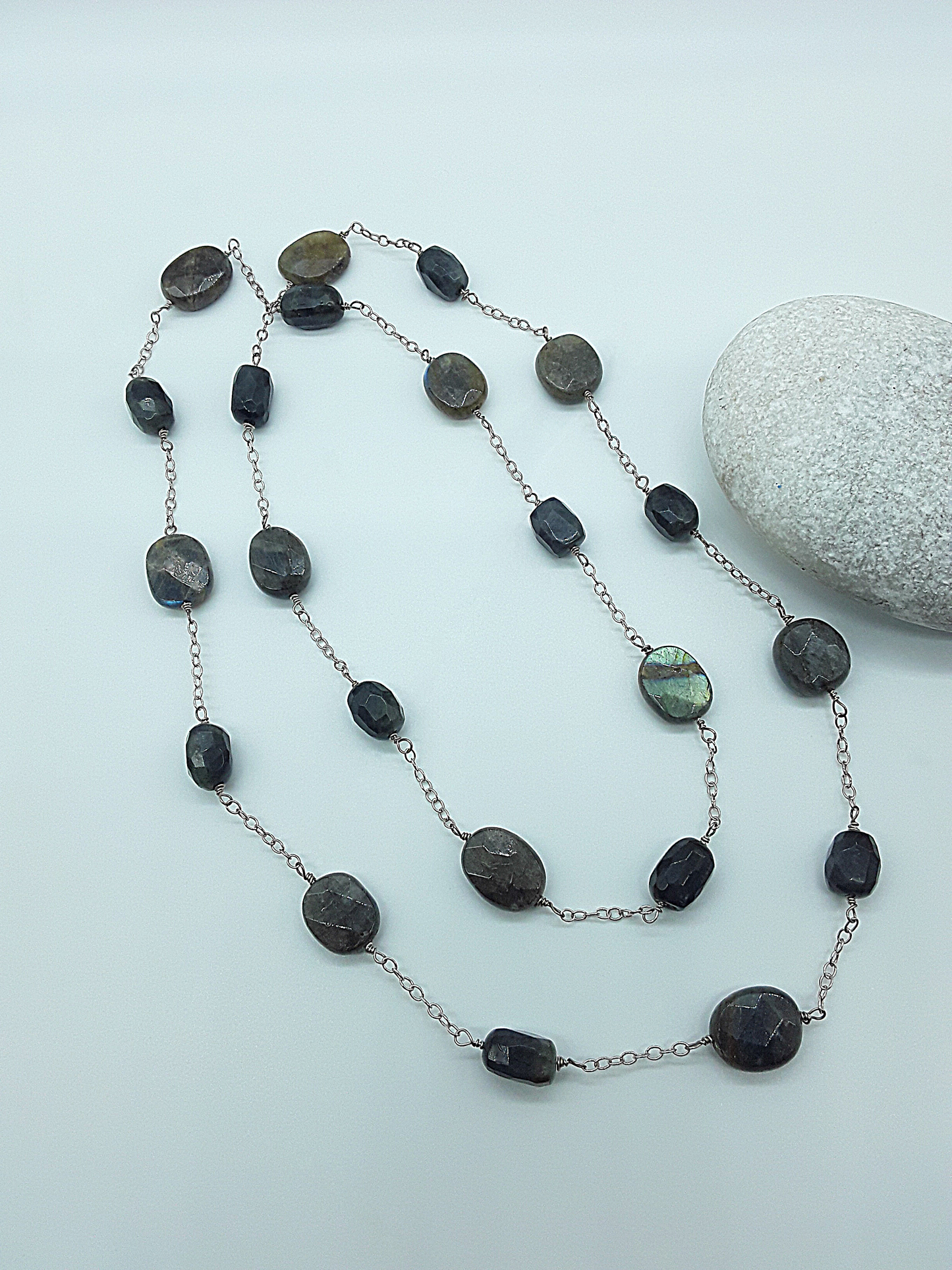 Infinity Dawn Necklace by Polmadeva – 100 cm labradorite and 925 silver necklace symbolizing renewal and elegance.