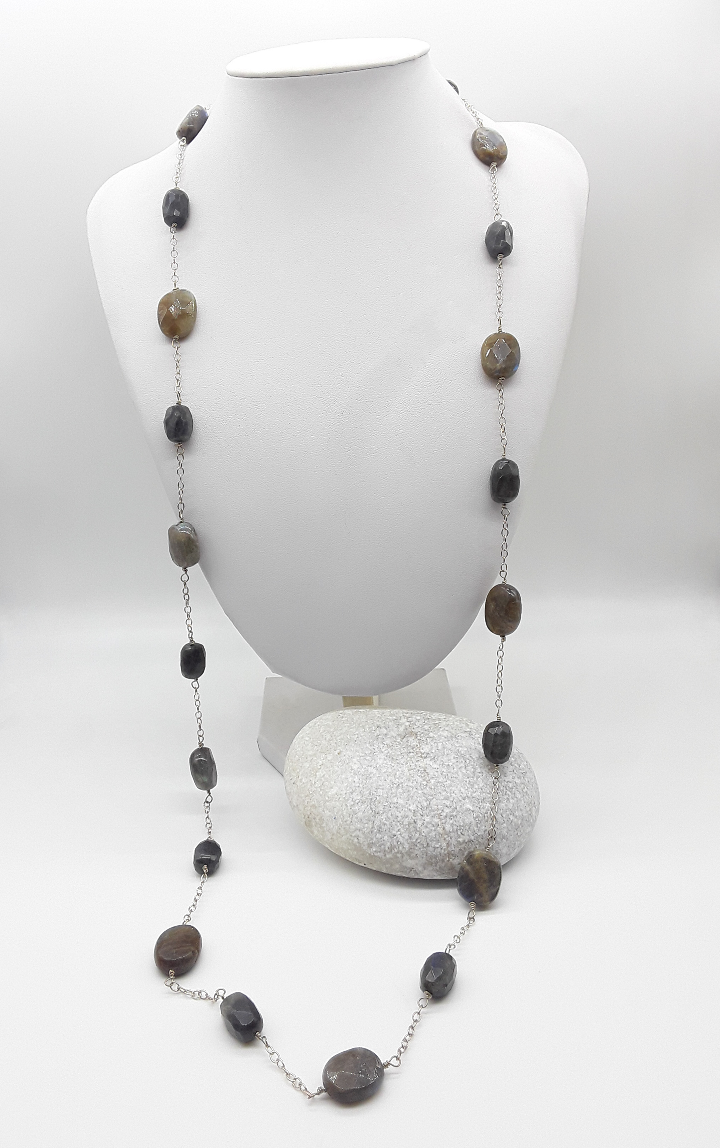 Infinity Dawn Necklace by Polmadeva – 100 cm labradorite and 925 silver necklace symbolizing renewal and elegance.
