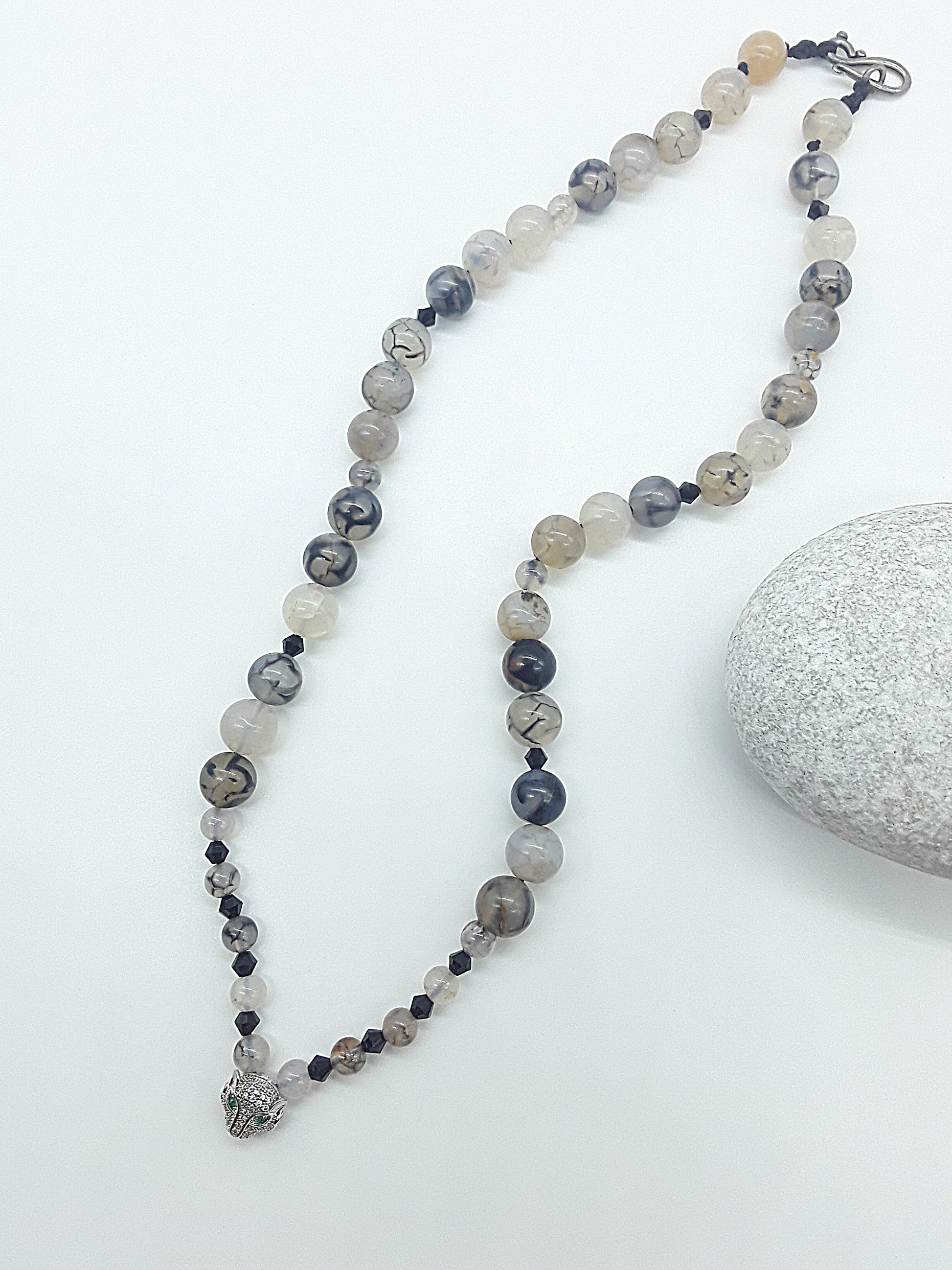 The Tiger Vision Necklace by Polmadeva – handcrafted with Dragon Veins Agate, Swarovski crystals & silver tiger talisman. A 58 cm symbol of strength & clarity.