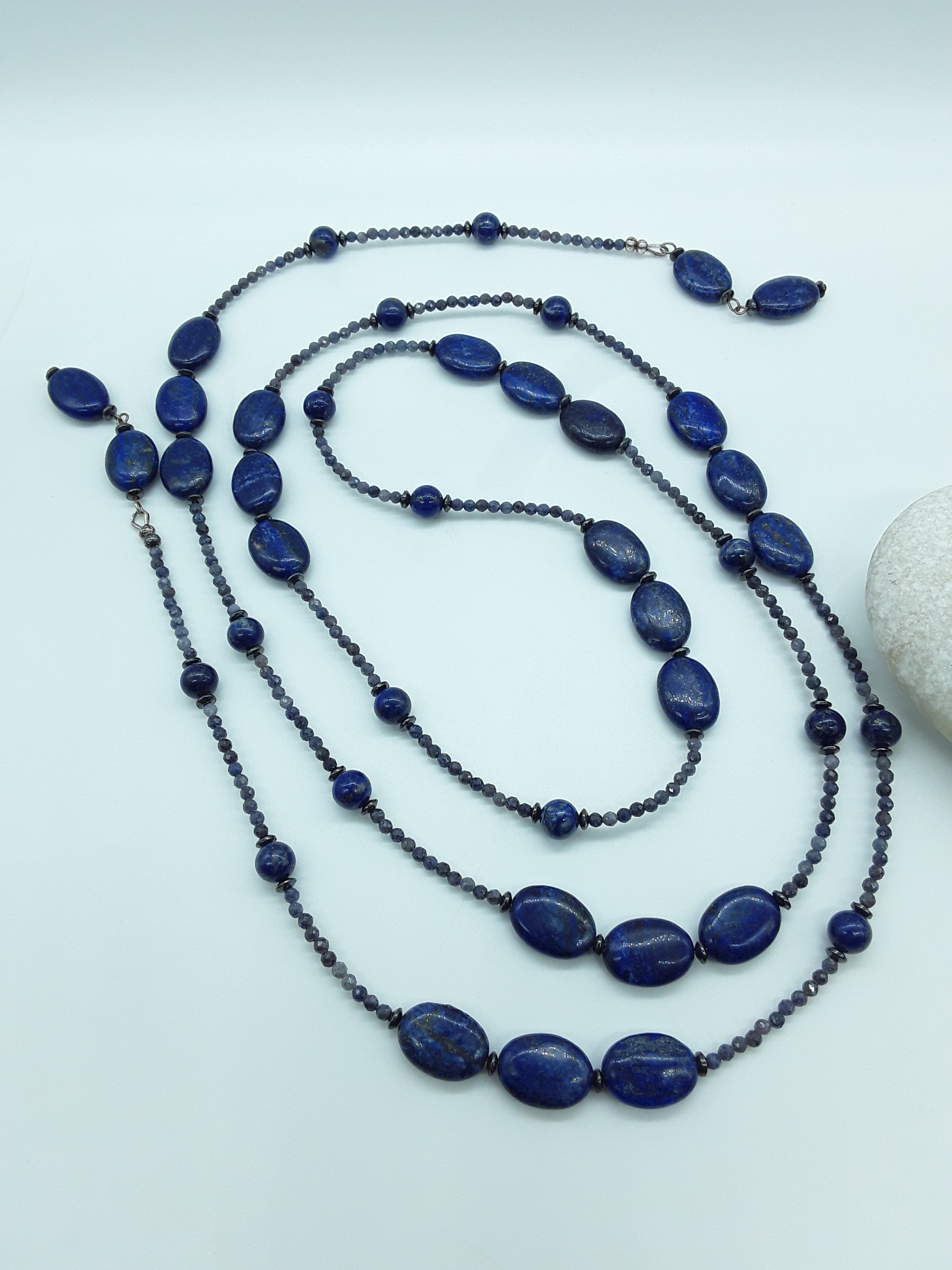 The Oracle’s Path Necklace by Polmadeva – handcrafted with sapphire, hematite & lapis lazuli, 925 silver, 142 cm. A talisman of vision and destiny.
