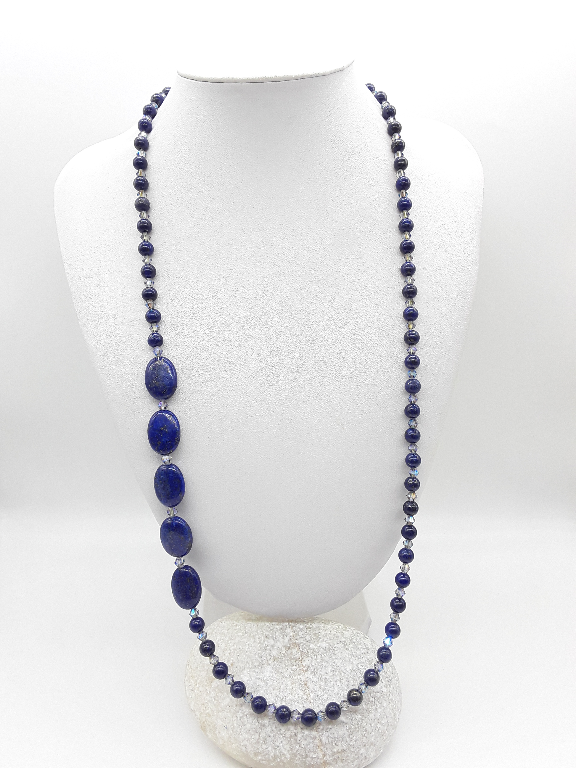 The Oracle’s Path Necklace by Polmadeva – handcrafted with sapphire, hematite & lapis lazuli, 925 silver, 142 cm. A talisman of vision and destiny.