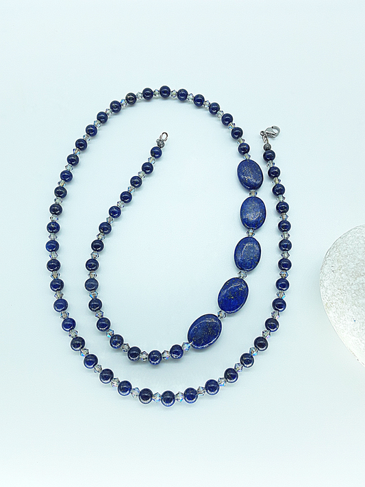 The Oracle’s Path Necklace by Polmadeva – handcrafted with sapphire, hematite & lapis lazuli, 925 silver, 142 cm. A talisman of vision and destiny.