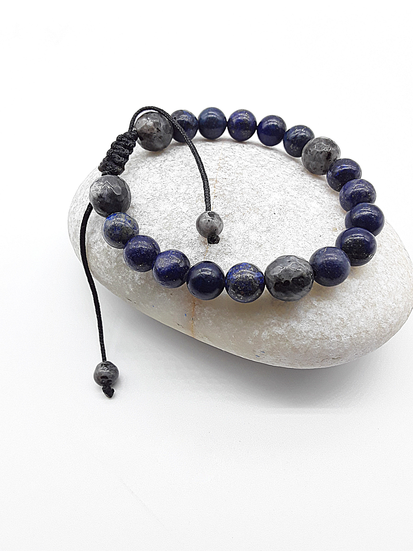 The Midnight Oracle Bracelet by Polmadeva – handcrafted with Lapis Lazuli (8 mm) & faceted Labradorite (10 mm), adjustable 18–24 cm. A talisman of vision & wisdom.